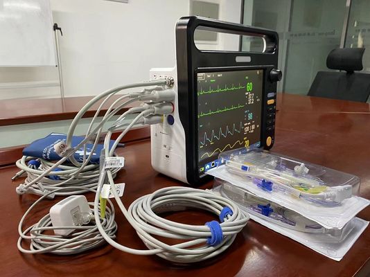 Монитор сердца новорожденного пациента для диагностики