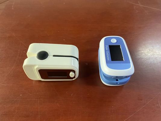 Портативный оксиметр ИМПа ульс кончика пальца OLED медицинский для дома клиники, монитора кислорода крови